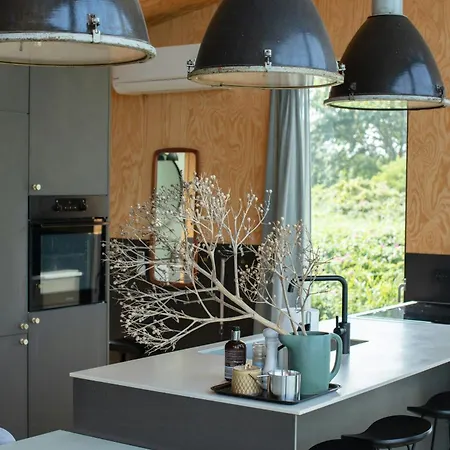 Дом отдыха Float In Reeds And Enjoy Starlit Sky Yderby