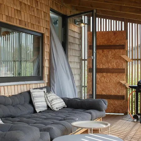 Дом отдыха Float In Reeds And Enjoy Starlit Sky Yderby